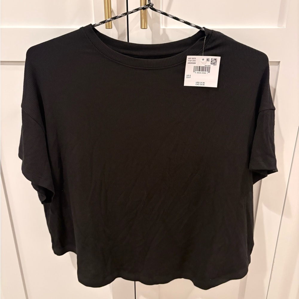 American Eagle Outfitters Black Short Sleeve Tee